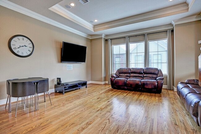 Photo - 337 Cage St