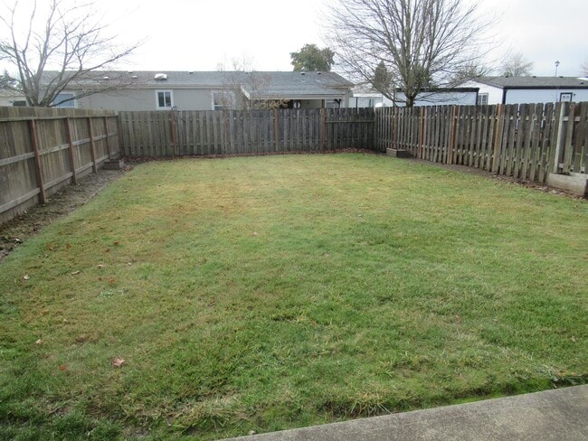 Photo - Two Bedroom Duplex in McMinnville Unit 1734