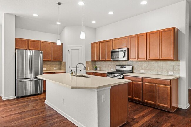 Photo - 489 Bridgestone Way