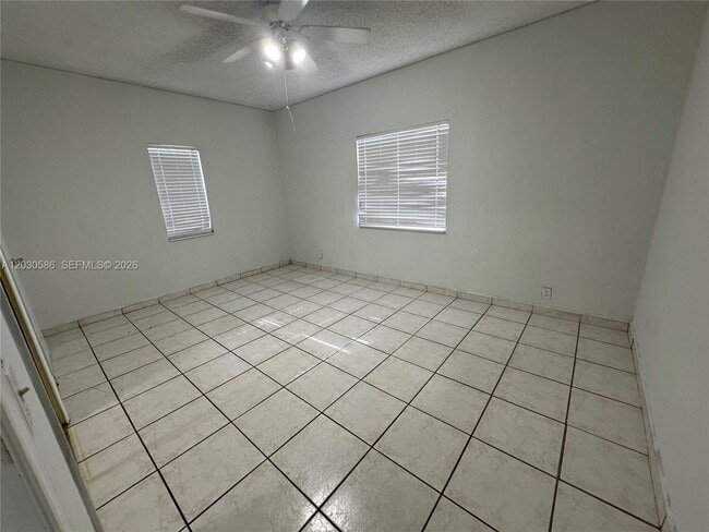Photo - 2135 Lincoln St