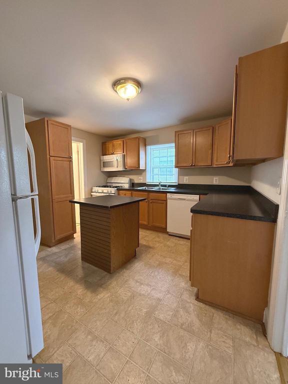 Photo - 422 Dunmore St