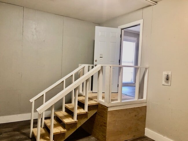 Photo - NEW PRICE & $300 OFF MOVE IN SPECIAL-CUTE SOUTH BOSSIER HOME-FRESH PAINT-NEW FLOORS-CLEAN