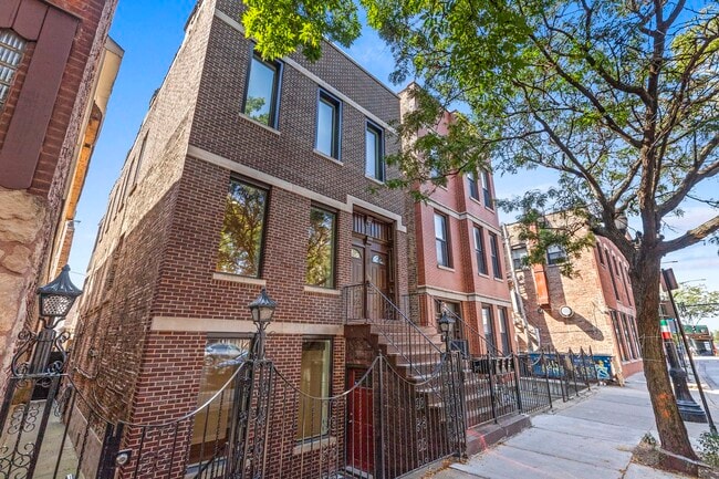 Building Photo - 1147 W Taylor St Unit 1