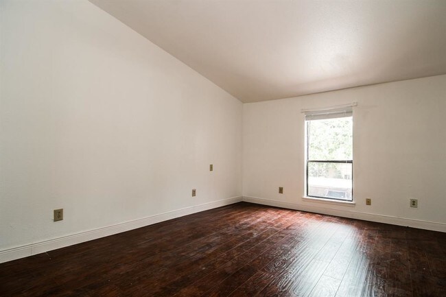 Photo - 2125 Augusta Dr