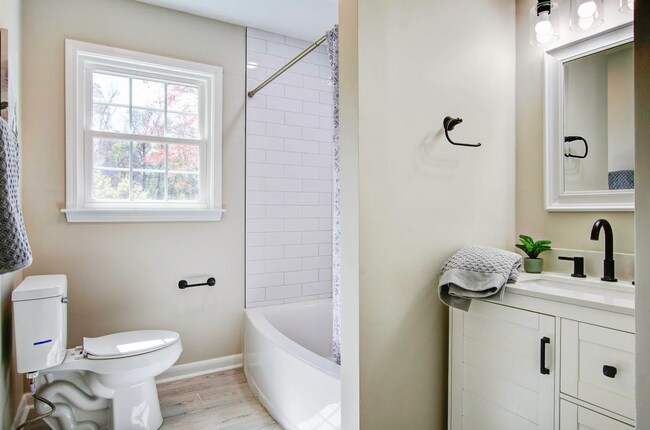 Photo - 4523 W Montague Ave