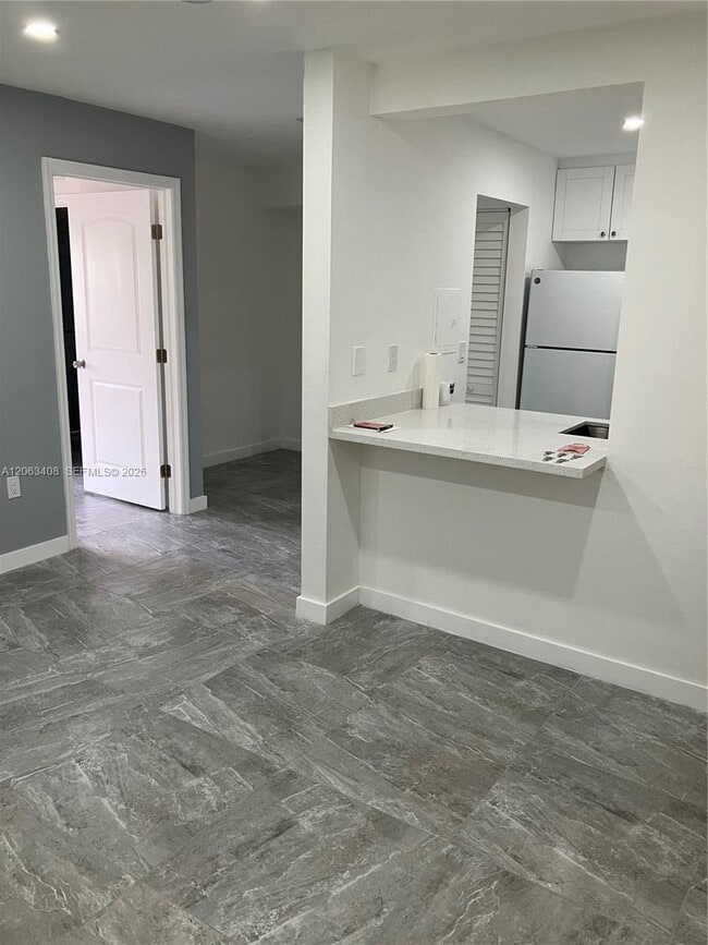 Building Photo - 8305 SW 72nd Ave Unit 109A