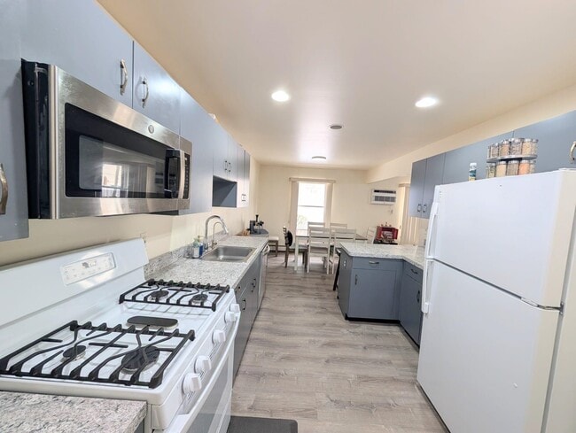 Photo - 125 Riverview Ct Unit 125