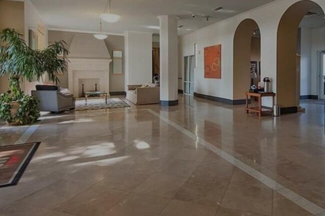 Photo - 329 E Colorado Blvd