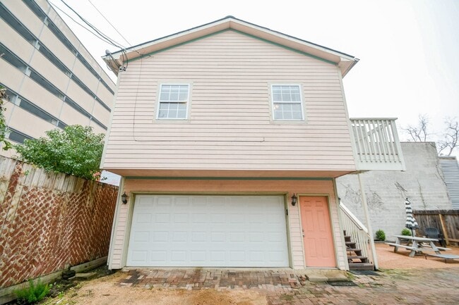 Photo - 2612 Crocker St Unidad B