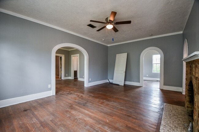 Photo - 3319 Holman St