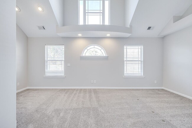 Photo - Spacious 4BR Townhome with Elevator in the Heart of Pooler