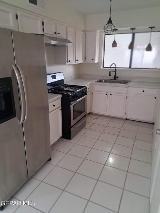 Photo - 3319 Menard Ln
