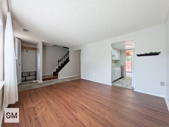 14505 Farmcrest Pl