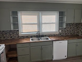 Photo - 2450 Brights Pike