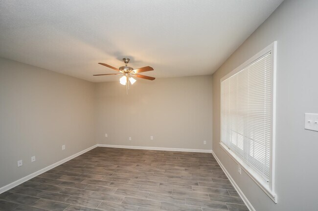 Photo - 5495 Flowering Peach Dr