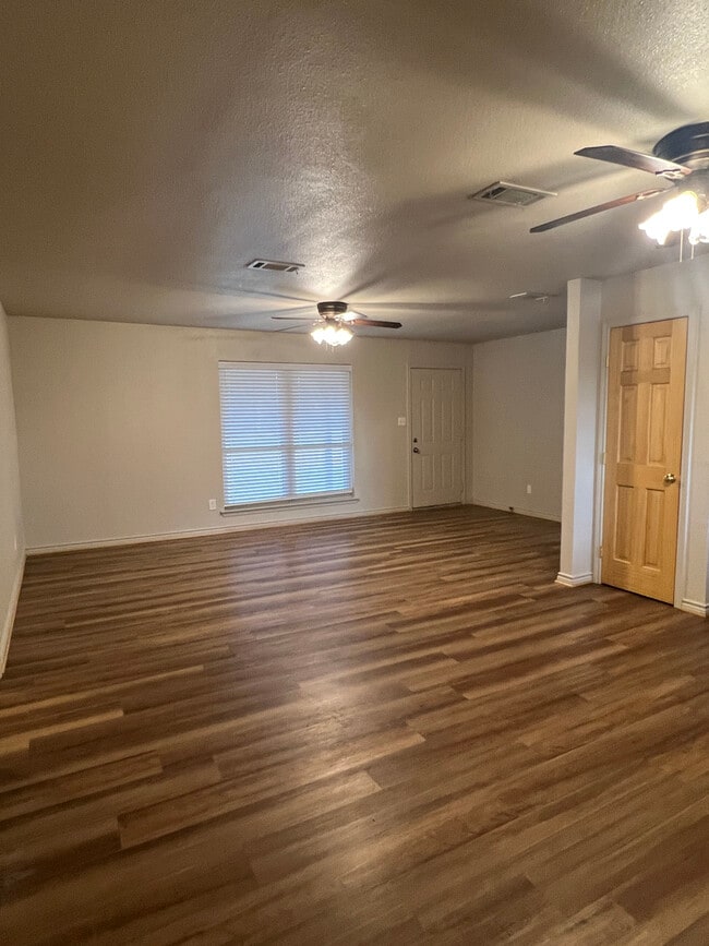 Photo - 320 Cherry Creek Ln