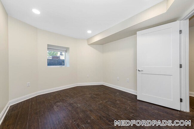 Photo - 70 Stanley Ave Unit 1