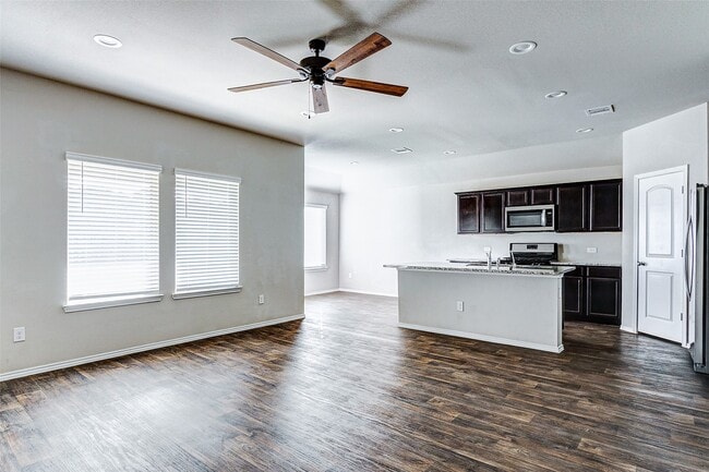 Photo - 40454 Red Poppy Ln