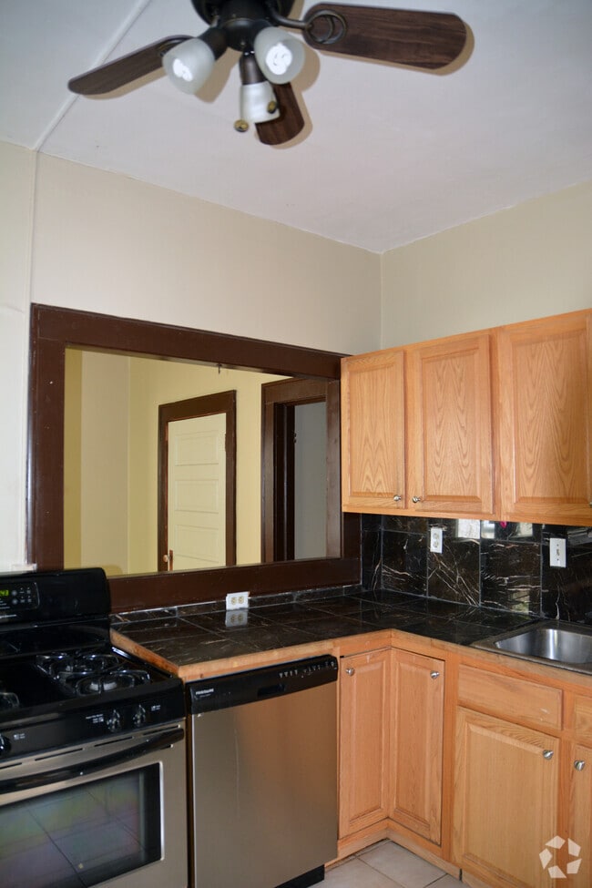 Building Photo - 3115 Girard Ave S Unit 3 Rental