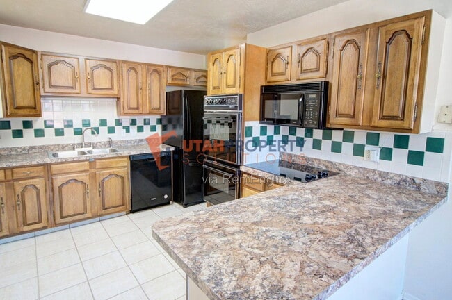 1532 Dupont Ave