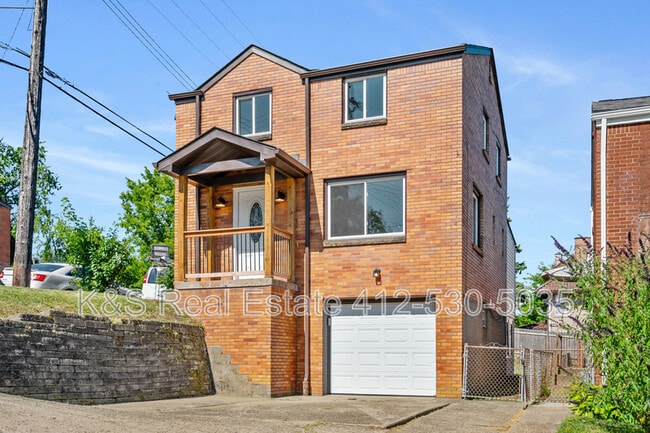 Photo - 1344 Fallowfield Ave