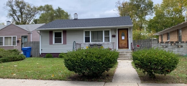 Building Photo - 834 E 35th Pl Rental