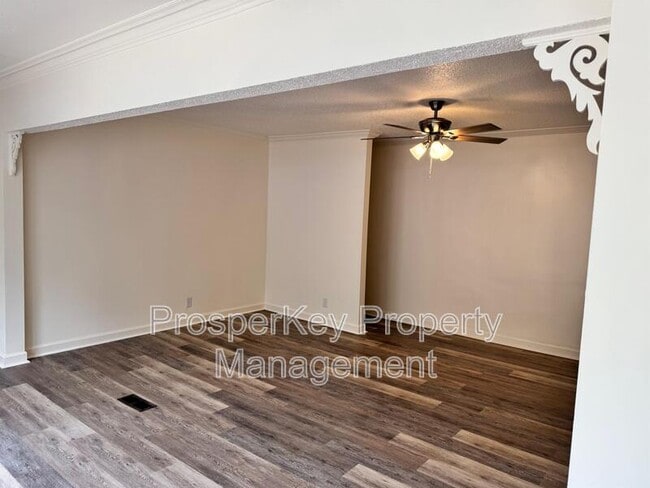 Photo - 2112 41st St