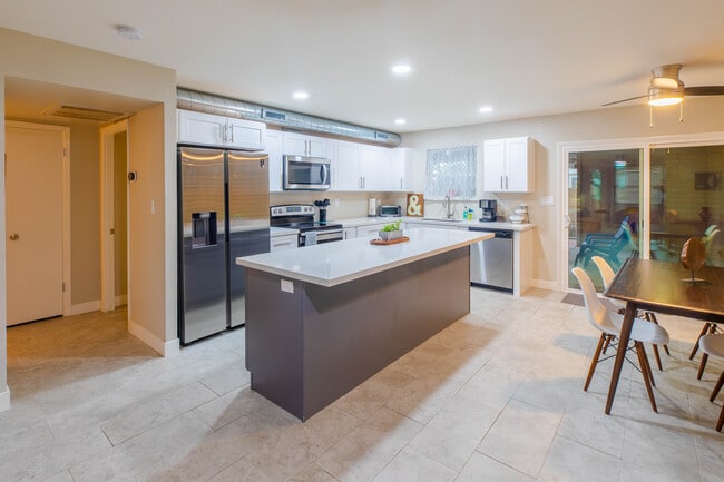 Photo - 2812 S Mill Ave