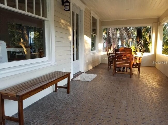 Photo - 835 7th Ave S