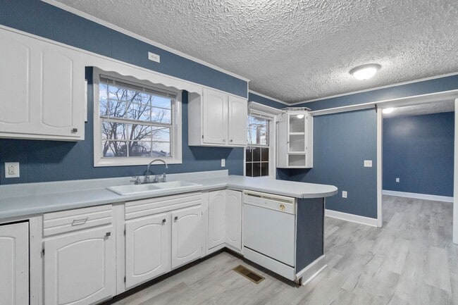 Photo - 1002 Kiser Blvd