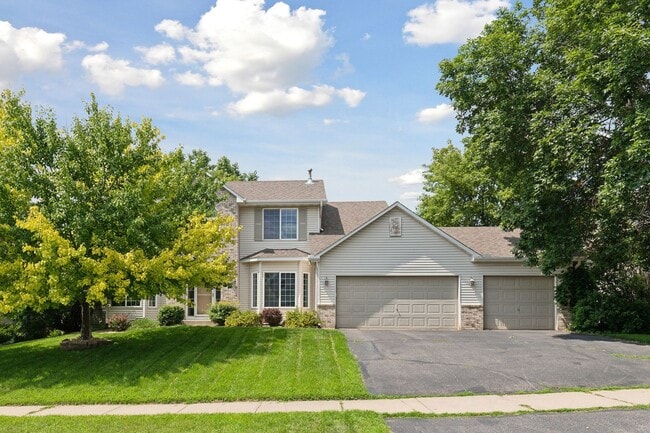 Building Photo - Chaska’s Next Showstopper Rental