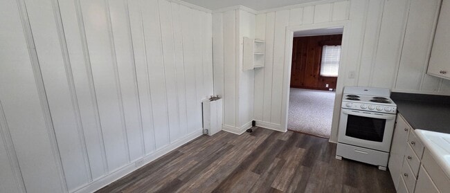 Photo - Cute little ranch with screened porch