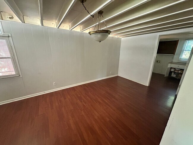 Photo - 511 Manor Dr