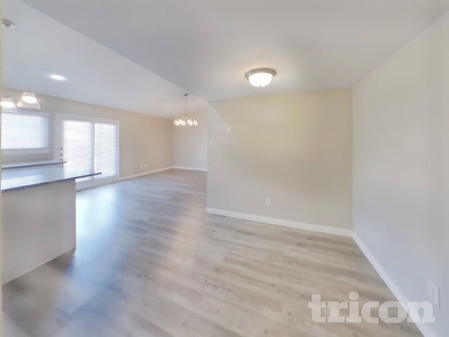 Photo - 496 Justice Dr