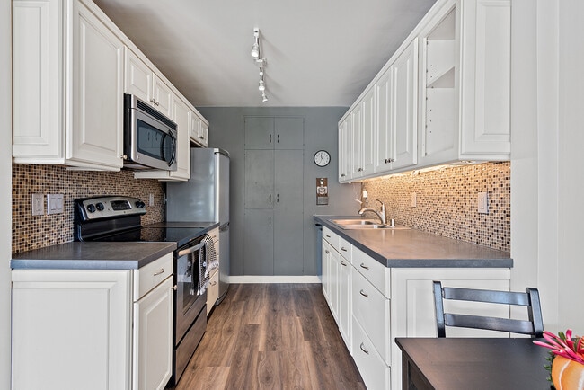 Photo - 954 Lea Dr