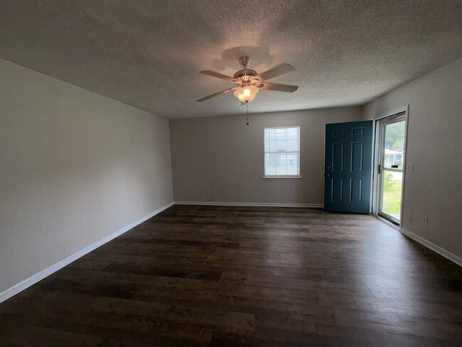 Photo - 2312 Creekwood Dr