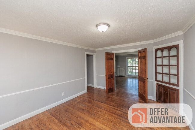 Photo - 3449 Glencairn Rd