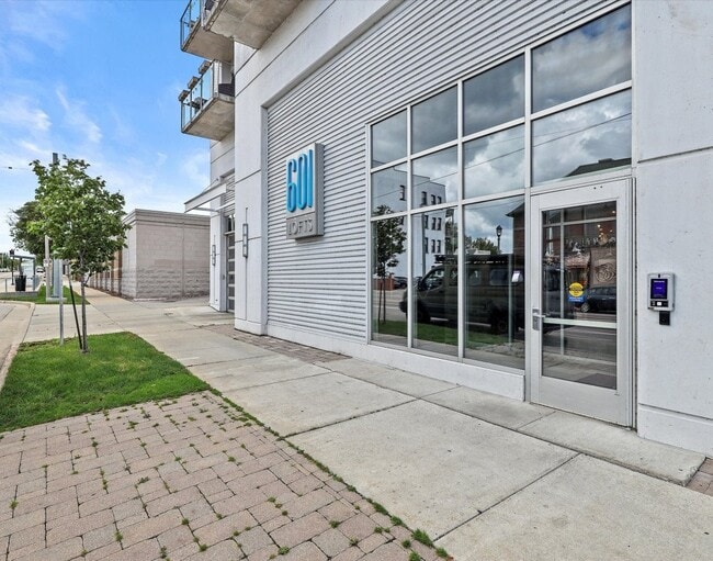Photo - 601 E Ogden Ave Unit 505
