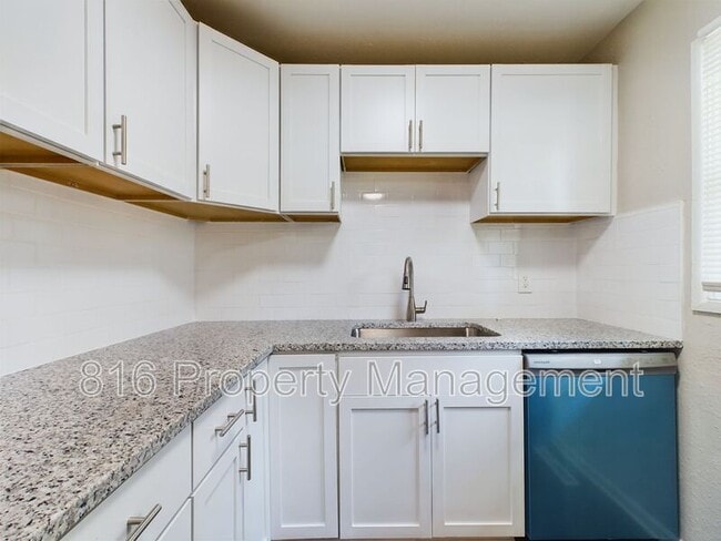 Photo - 4535 Lister Ave