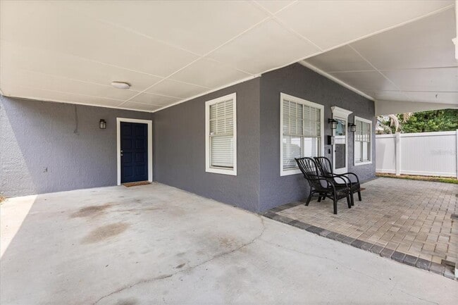 Photo - 742 N Westmoreland Dr