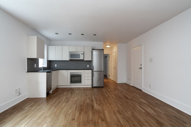 Photo - 83 Isabella St Unit 110