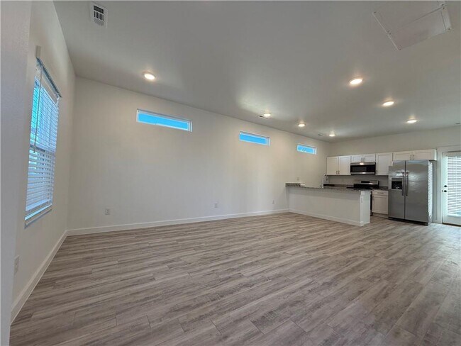 Photo - 1051 States Ave