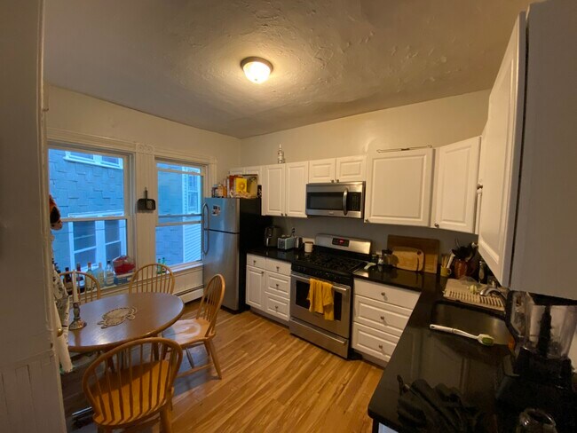 Photo - 82 Hillside St Unit 2