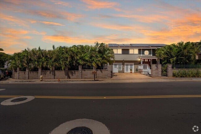 Building Photo - 485 Kaiwahine St Rental