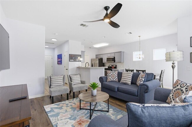 7510 Lazy Creek Dr