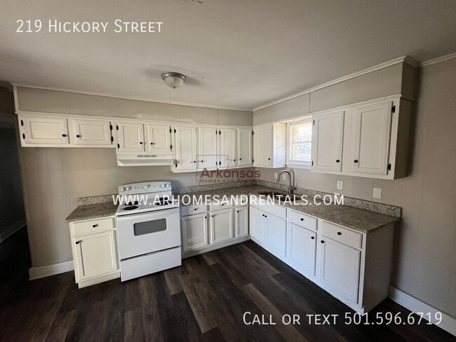 Photo - 219 Hickory St