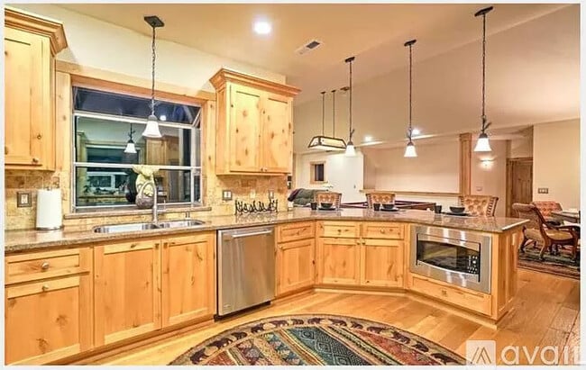 Photo - 3390 Beaver Brae