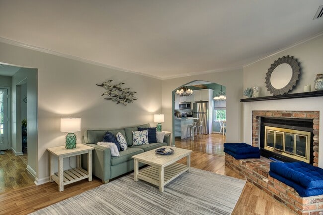 Photo - 7 Marblehead Rd