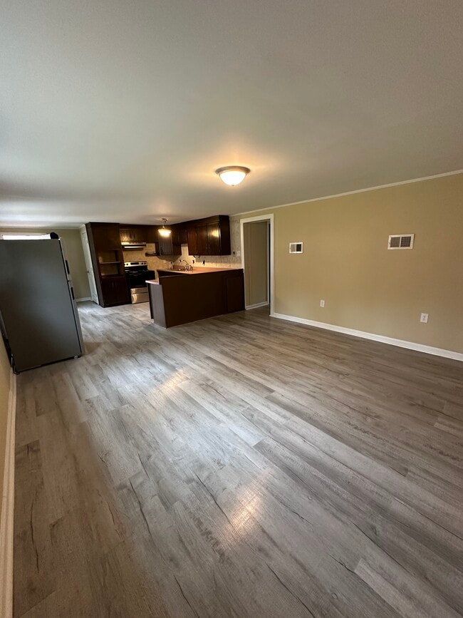 Photo - 74 Matthews Rd Unit Left Side