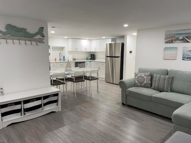 Photo - 3 S Richards Ave